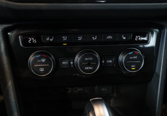 Подержанный автомобиль Volkswagen Tiguan 2020 года (18 фото)