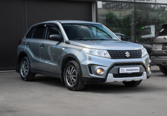 Подержанный автомобиль Suzuki Vitara 2015 года (3 фото)