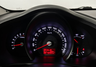 Подержанный автомобиль Kia Sportage 2012 года (11 фото)