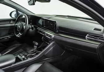 Подержанный автомобиль Kia K5 2020 года (9 фото)