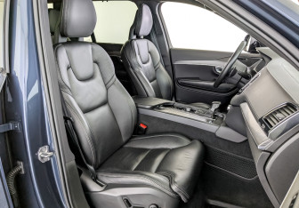 Подержанный автомобиль Volvo XC90 2020 года (24 фото)
