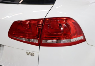 Подержанный автомобиль Volkswagen Touareg 2012 года (24 фото)