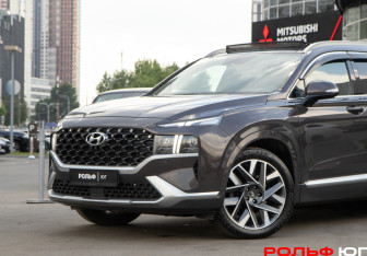 Подержанный автомобиль Hyundai Santa Fe 2021 года (16 фото)