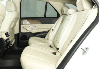 Подержанный автомобиль Mercedes-Benz GLE 2021 года (10 фото)