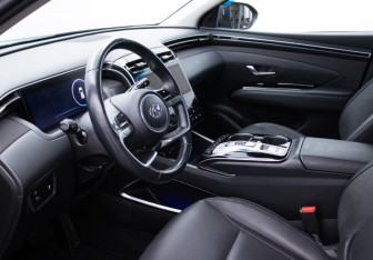 Подержанный автомобиль Hyundai Tucson 2022 года (10 фото)