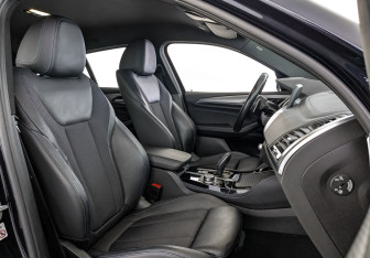 Подержанный автомобиль BMW X4 2021 года (23 фото)