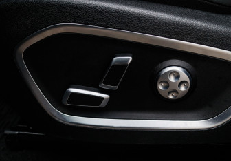 Подержанный автомобиль Geely Tugella 2023 года (13 фото)