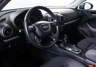 Подержанный автомобиль Audi A3 Hatchback 2013 года (14 фото)