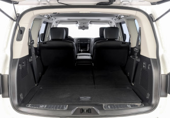 Подержанный автомобиль Infiniti QX80 2021 года (10 фото)