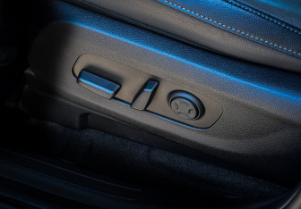 Подержанный автомобиль Kia Carnival 2024 года (18 фото)