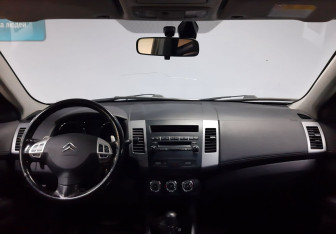 Подержанный автомобиль Citroen C-Crosser 2011 года (12 фото)