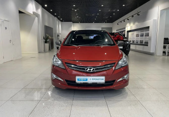 Подержанный автомобиль Hyundai Solaris Sedan 2015 года (2 фото)