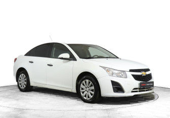 Подержанный автомобиль Chevrolet Cruze Sedan 2014 года (3 фото)