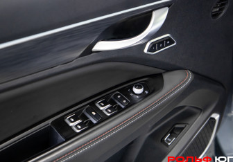 Подержанный автомобиль Geely Tugella 2022 года (18 фото)