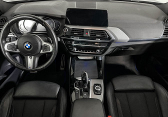 Подержанный автомобиль BMW X3 2018 года (11 фото)