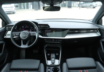 Подержанный автомобиль Audi A3 Sedan 2021 года (12 фото)