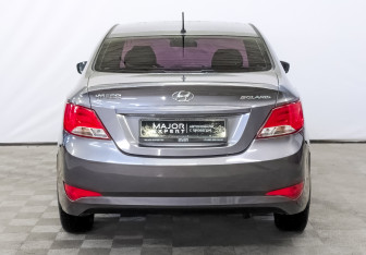 Подержанный автомобиль Hyundai Solaris Sedan 2015 года (6 фото)