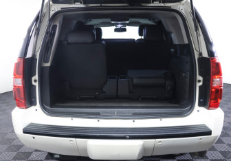 Подержанный автомобиль Chevrolet Tahoe 2012 года (9 фото)