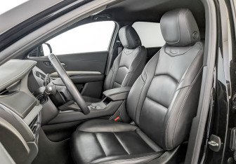 Подержанный автомобиль Cadillac XT4 2021 года (20 фото)