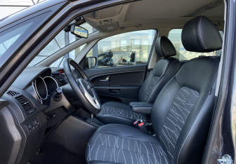 Подержанный автомобиль Kia Venga 2013 года (22 фото)