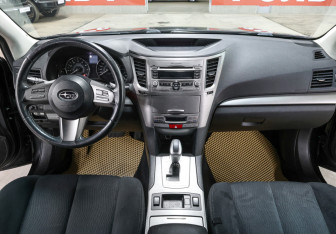 Подержанный автомобиль Subaru Outback Wagon 2010 года (14 фото)