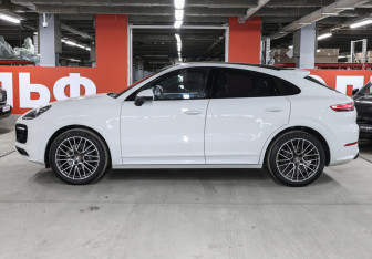 Подержанный автомобиль Porsche Cayenne 2020 года (8 фото)