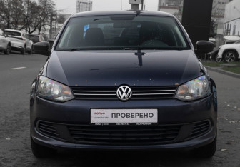 Подержанный автомобиль Volkswagen Polo Sedan 2012 года (2 фото)