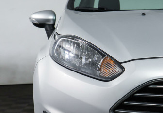 Подержанный автомобиль Ford Fiesta Sedan 2016 года (7 фото)