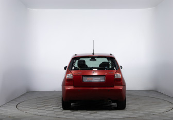 Подержанный автомобиль Citroen C2 2007 года (6 фото)