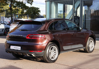 Подержанный автомобиль Porsche Macan 2017 года (4 фото)