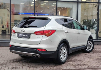 Подержанный автомобиль Hyundai Santa Fe 2013 года (8 фото)