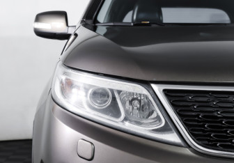 Подержанный автомобиль Kia Sorento 2013 года (24 фото)