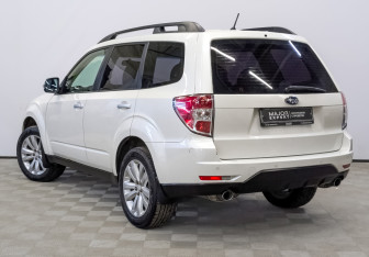 Подержанный автомобиль Subaru Forester Suv 2011 года (7 фото)