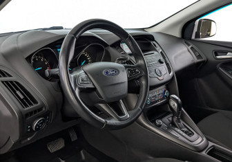 Подержанный автомобиль Ford Focus Hatchback 2018 года (15 фото)