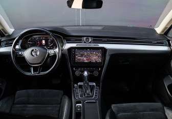 Подержанный автомобиль Volkswagen Passat Wagon 2018 года (10 фото)
