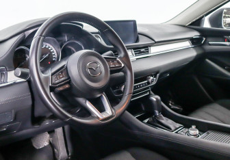 Подержанный автомобиль Mazda 6 Sedan 2021 года (6 фото)