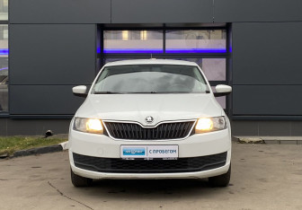 Подержанный автомобиль Skoda Rapid Liftback 2017 года (2 фото)