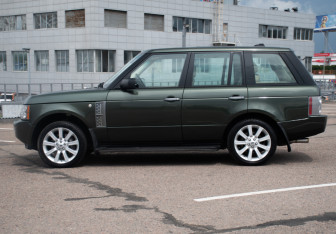 Подержанный автомобиль Land Rover Range Rover 2007 года (8 фото)