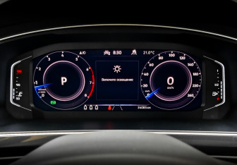 Подержанный автомобиль Volkswagen Tiguan 2021 года (13 фото)