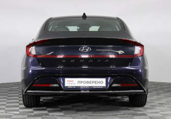 Подержанный автомобиль Hyundai Sonata 2021 года (6 фото)