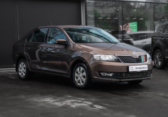 Подержанный автомобиль Skoda Rapid Liftback 2018 года (3 фото)