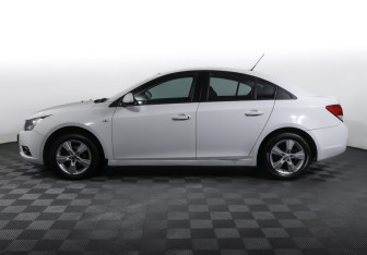 Подержанный автомобиль Chevrolet Cruze Sedan 2012 года (8 фото)
