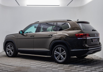 Подержанный автомобиль Volkswagen Teramont 2018 года (7 фото)