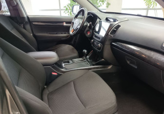 Подержанный автомобиль Kia Sorento 2017 года (16 фото)