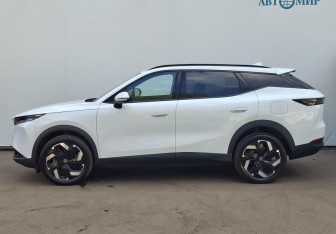 Подержанный автомобиль Omoda C7 2025 года (8 фото)