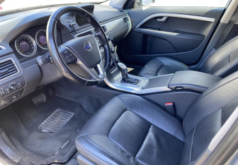 Подержанный автомобиль Volvo XC70 2012 года (9 фото)