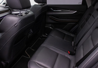 Подержанный автомобиль Exeed LX 2022 года (11 фото)