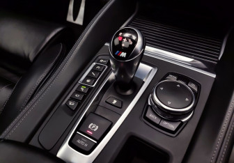 Подержанный автомобиль BMW X5 M 2015 года (26 фото)