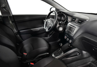 Подержанный автомобиль Kia Rio Hatchback 2016 года (7 фото)