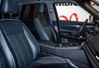 Подержанный автомобиль Changan CS95 2023 года (34 фото)